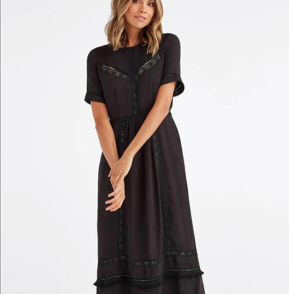 VETTA The Lace Midi Dress sz M